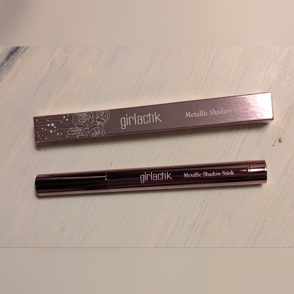 girlactik Metallic Shadow Stick